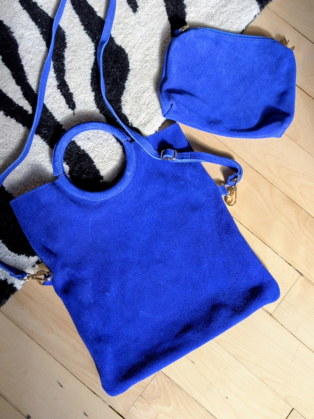 Sac en véritable cuir suède italien – bleu cobalt – 2 façons de le porter